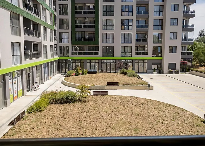 Chic 1br Flat & Garage I Garden Residence, By Flat Mаnаger Lägenhet