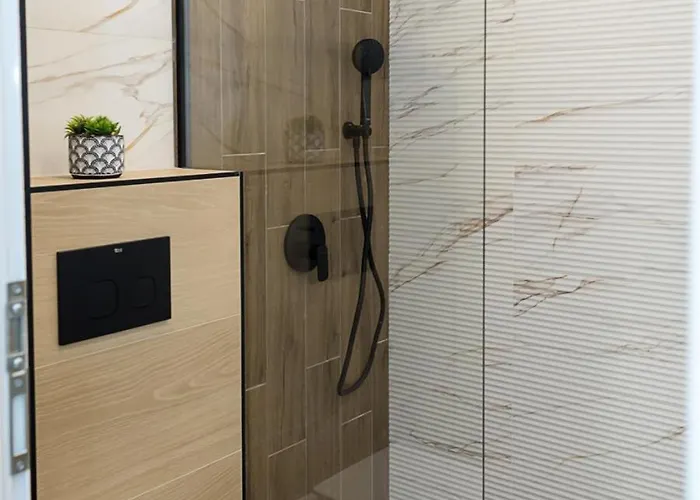 Lägenhet Chic 1br Flat & Garage I Garden Residence, By Flat Mаnаger *